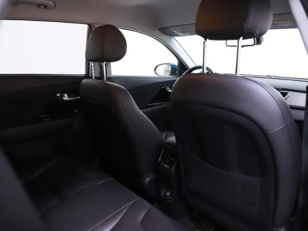 Photo 27 of 35 of KNACC81CGH5054995 Kia Niro 1.6 GDi Hybrid ExecutiveLine