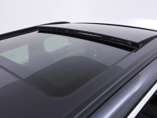 Photo 27 of 37 of WBA5G11060D177843 BMW 5 Serie Touring 520i High Executive Leder