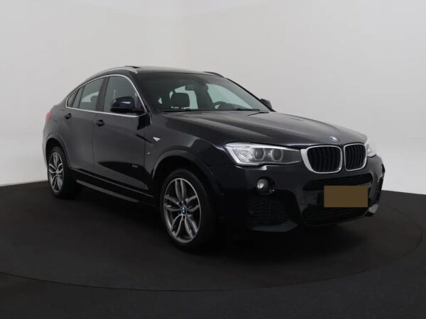 Photo 28 of 29 of WBAXW110900P42105 BMW X4 xDrive20i Aut. High Executive M-Sport