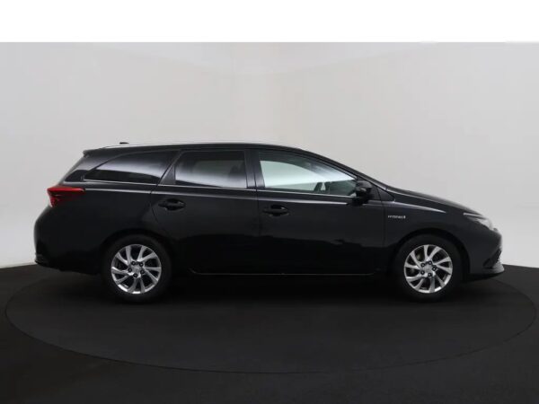 Photo 28 of 30 of SB1ZS3JEX0E174839 Toyota Auris Touring Sports 1.8 Hybrid Lease