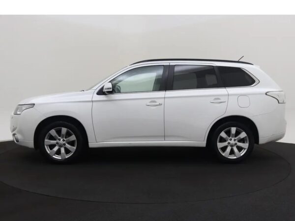 Photo 28 of 31 of JMBXDGG2WEZ002903 Mitsubishi Outlander 2.0 PHEV Instyle