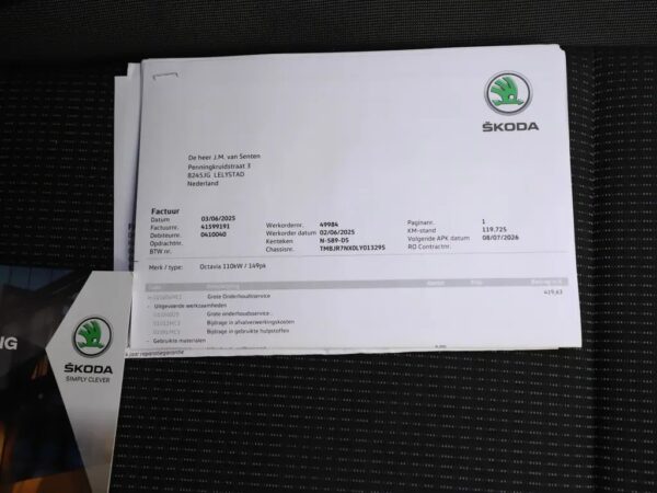 Photo 28 of 32 of TMBJR7NX0LY013295 Skoda Octavia Combi 1.5 TSI First Edition Winterpakket