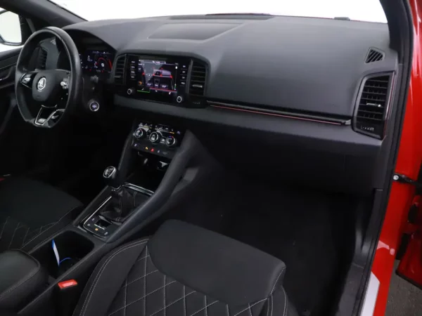 Photo 28 of 34 of TMBJR7NU6M5017005 Skoda Karoq 1.5 TSI ACT Sportline Business LED