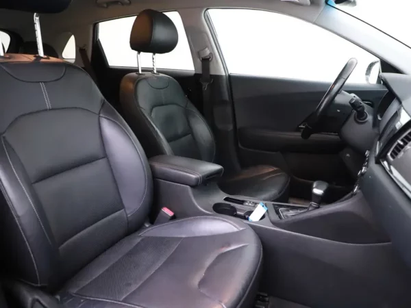 Photo 28 of 35 of KNACC81CGH5054995 Kia Niro 1.6 GDi Hybrid ExecutiveLine