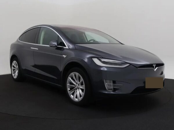 Photo 29 of 31 of 5YJXCCE22GF012440 Tesla Model X 90D Base 6p. LED