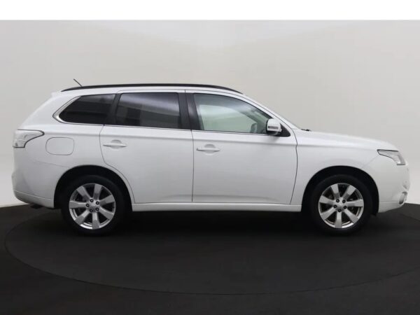 Photo 29 of 31 of JMBXDGG2WEZ002903 Mitsubishi Outlander 2.0 PHEV Instyle