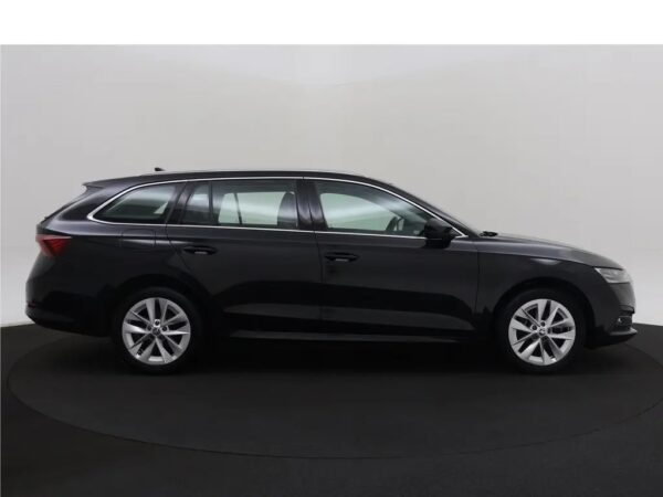 Photo 29 of 31 of TMBJW8NX1NY085740 Skoda Octavia Combi 1.4 TSI iV PHEV Business Plus