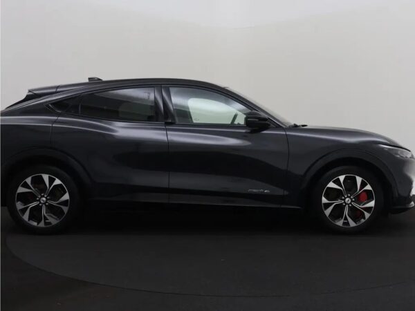 Ford Mustang Mach-E AWD 75 kWh LED