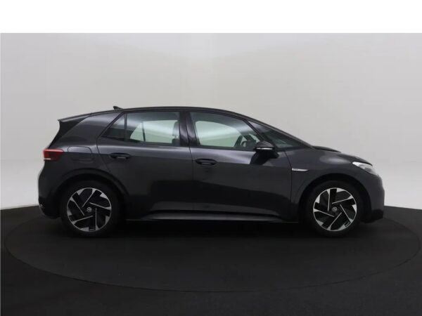 Photo 29 of 31 of WVWZZZE1ZMP028314 Volkswagen ID.3 Pro 58 kWh (5-drs Hatchb.)