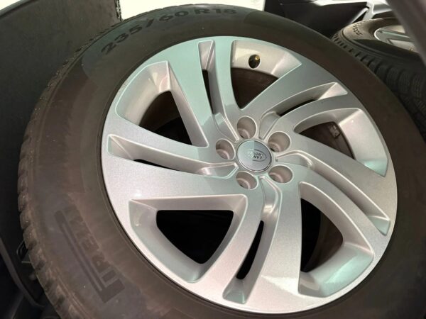 Photo 29 of 33 of SALZA2BT4PH193071 Land Rover Range Rover Evoque 1.5 P300e AWD R-Dynamic S