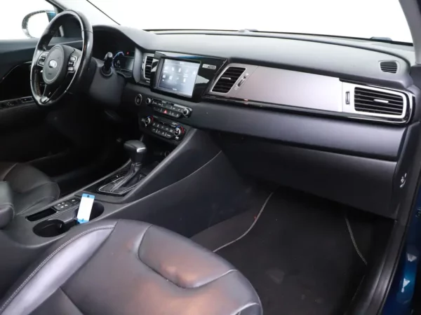 Photo 29 of 35 of KNACC81CGH5054995 Kia Niro 1.6 GDi Hybrid ExecutiveLine