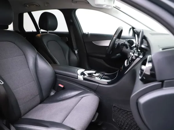 Photo 29 of 36 of WDD2052421F487089 Mercedes-Benz C-Klasse Estate C 200 (5-drs Combi)