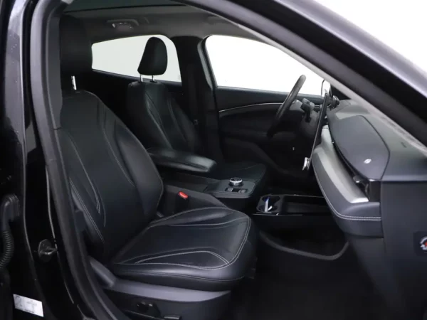 Ford Mustang Mach-E RWD 75 kWh LED