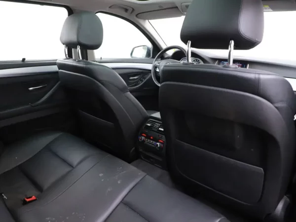 Photo 29 of 37 of WBA5G11060D177843 BMW 5 Serie Touring 520i High Executive Leder