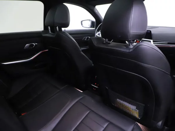 BMW 3 Serie Touring 330d Business Edition Plus Led-Laser