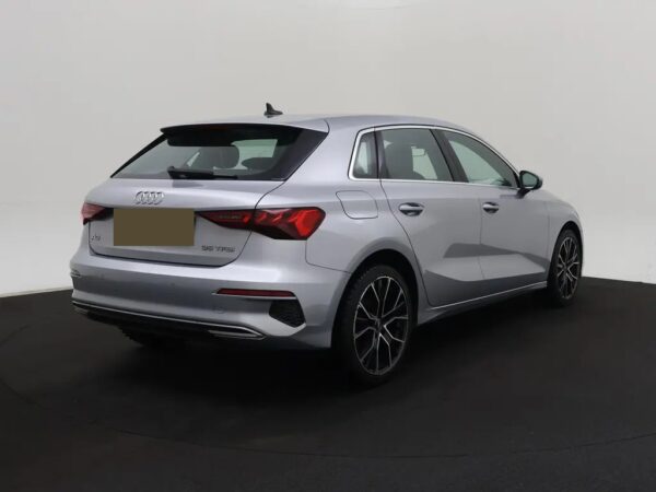 Photo 3 of 24 of WAUZZZGY5MA031836 Audi A3 Sportback 35 TFSI S-Tronic Business Edition