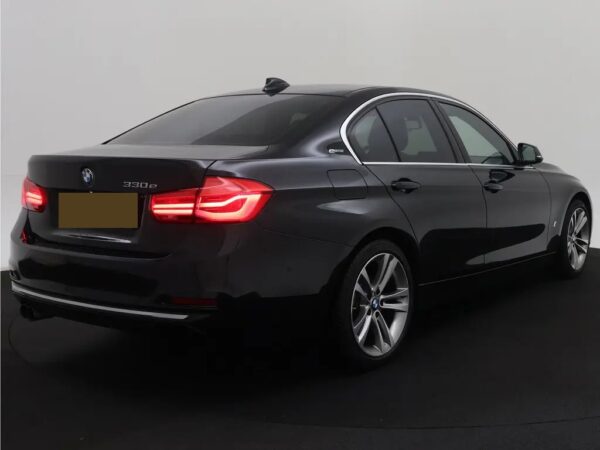 BMW 3-serie 330e Luxury Edition