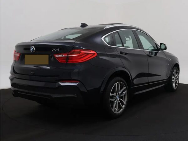 Photo 3 of 29 of WBAXW110900P42105 BMW X4 xDrive20i Aut. High Executive M-Sport