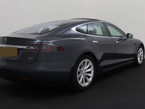 Photo 3 of 30 of 5YJSA7E29JF270906 Tesla Model S 75D Base PANO