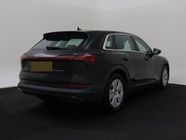 Photo 3 of 30 of WAUZZZGE6LB039975 Audi e-tron 50 quattro edition 71 kWh