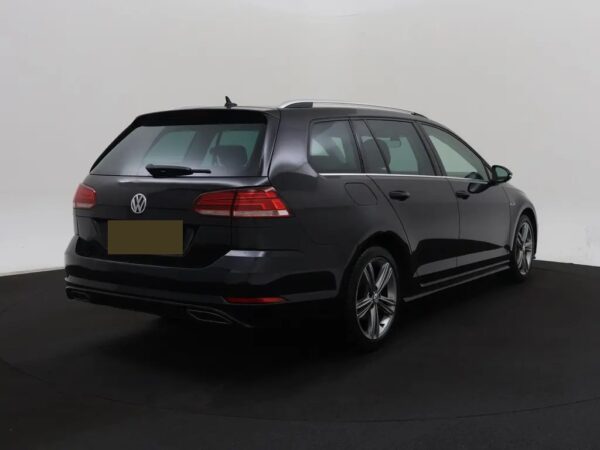 Photo 3 of 30 of WVWZZZAUZJP555503 Volkswagen Golf Variant 1.0 TSI Highline R-Line