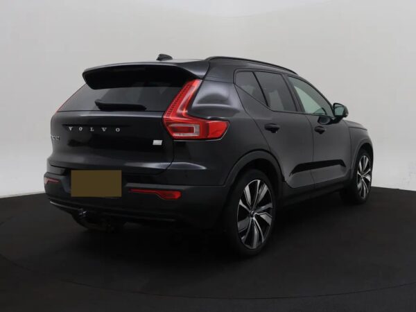 Photo 3 of 30 of YV1XZEDVEM2481671 Volvo XC40 Recharge P8 AWD R-Design LED
