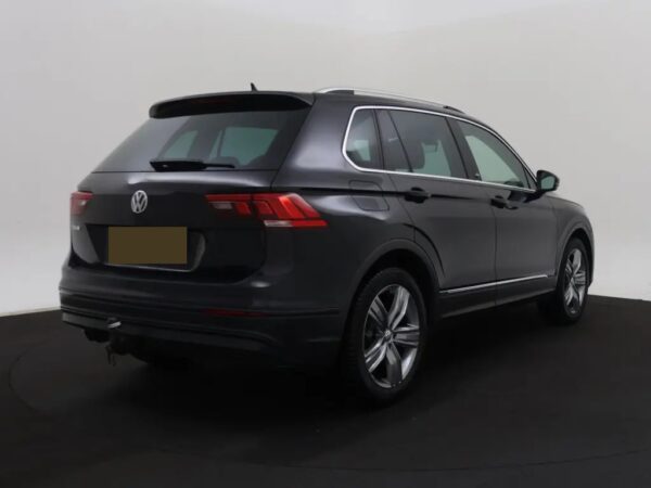 Photo 3 of 31 of WVGZZZ5NZJW355944 Volkswagen Tiguan 1.4 TSI DSG Comfortline Business
