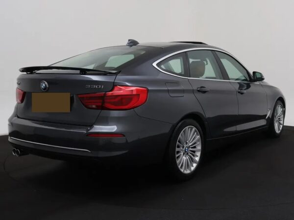 Photo 3 of 32 of WBA8X710X0G447283 BMW 3-serie Gran Turismo 330i GT High Executive Edition LED