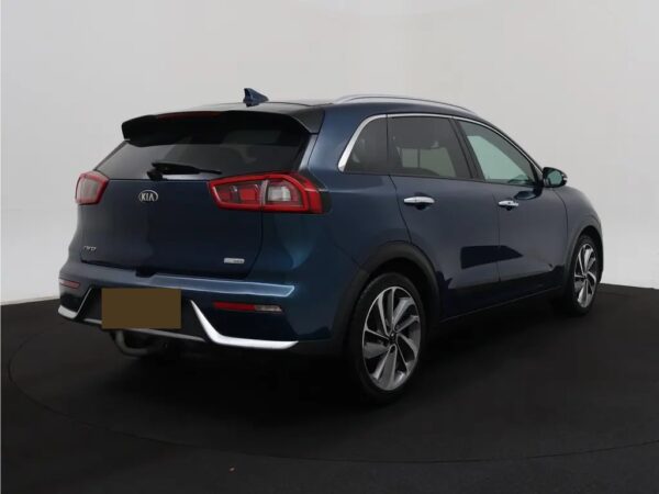 Photo 3 of 35 of KNACC81CGH5054995 Kia Niro 1.6 GDi Hybrid ExecutiveLine