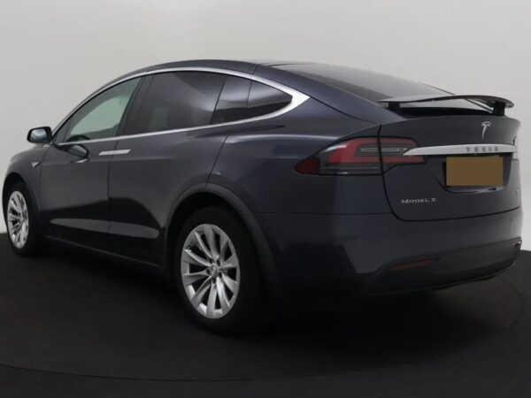 Photo 30 of 31 of 5YJXCCE22GF012440 Tesla Model X 90D Base 6p. LED