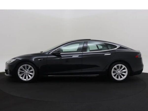 Photo 30 of 33 of 5YJSA7E26JF270000 Tesla Model S 100D (5-drs Hatchb.) Cruise