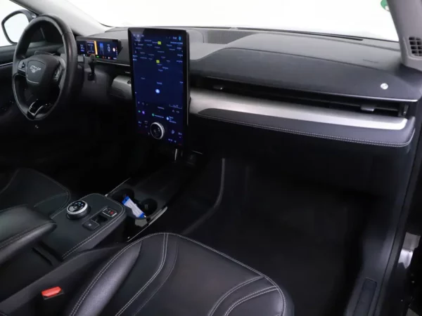 Ford Mustang Mach-E RWD 75 kWh LED