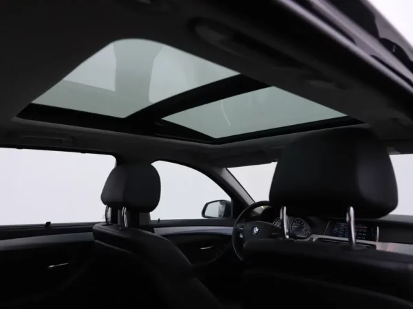 Photo 30 of 37 of WBA5G11060D177843 BMW 5 Serie Touring 520i High Executive Leder