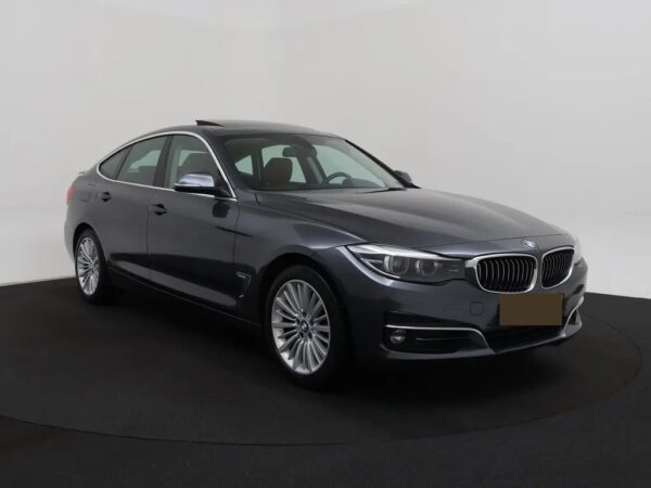 Photo 31 of 32 of WBA8X710X0G447283 BMW 3-serie Gran Turismo 330i GT High Executive Edition LED