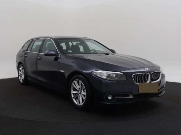 Photo 33 of 34 of WBA5G11040GC99540 BMW 5 Serie Touring 520i Aut. High Executive LED