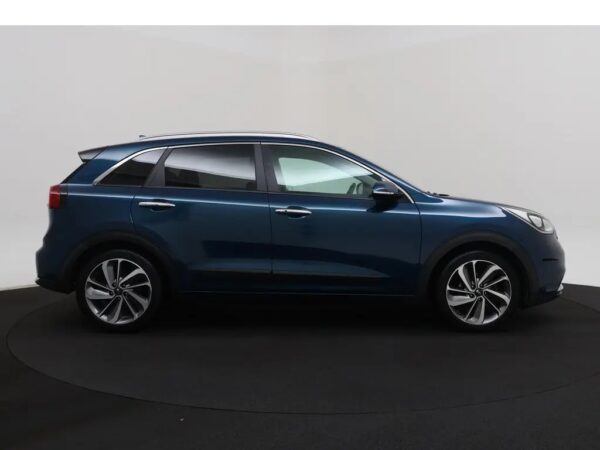 Photo 33 of 35 of KNACC81CGH5054995 Kia Niro 1.6 GDi Hybrid ExecutiveLine