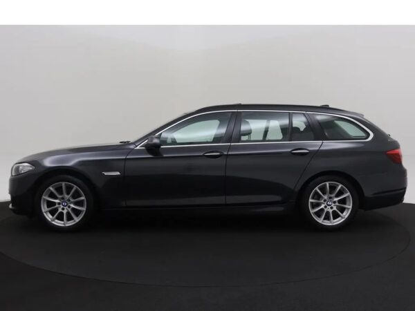 Photo 34 of 37 of WBA5G11060D177843 BMW 5 Serie Touring 520i High Executive Leder