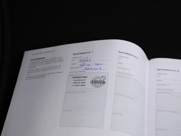 Photo 34 of 38 of YV1XZEDVEM2461653 Volvo XC40 Recharge P8 AWD R-Design