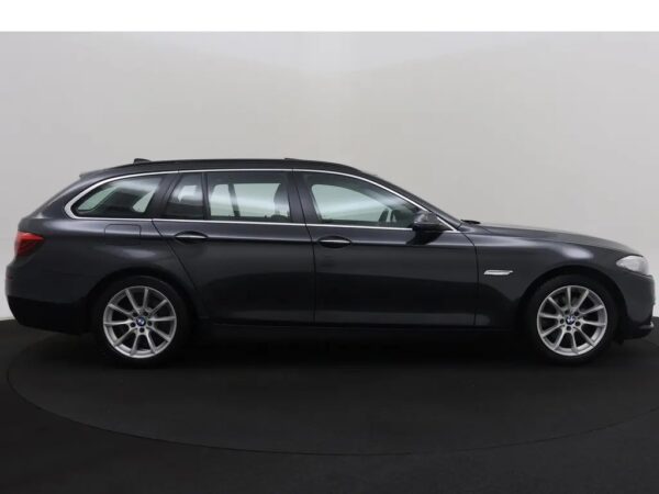Photo 35 of 37 of WBA5G11060D177843 BMW 5 Serie Touring 520i High Executive Leder