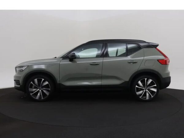 Photo 35 of 38 of YV1XZEDVEM2461653 Volvo XC40 Recharge P8 AWD R-Design