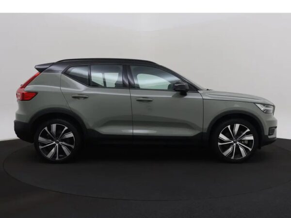 Photo 36 of 38 of YV1XZEDVEM2461653 Volvo XC40 Recharge P8 AWD R-Design