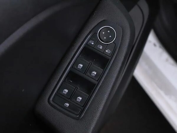 Photo 4 of 25 of VF1RJA00474065221 Renault Clio 1.6 E-Tech Full Hybrid 145