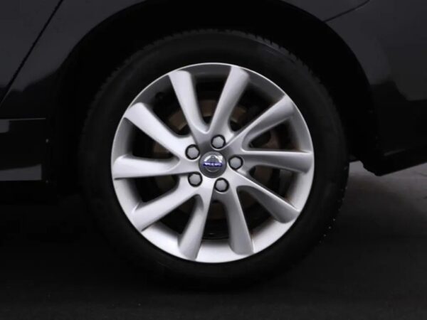 Photo 4 of 29 of YV1FW45C1F1253243 Volvo V60 1.6 T3 Momentum Nav