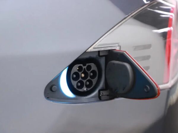 Photo 4 of 30 of 5YJSA7E29JF270906 Tesla Model S 75D Base PANO