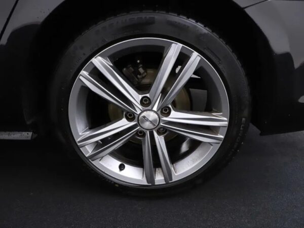 Photo 4 of 30 of WVWZZZAUZJP555503 Volkswagen Golf Variant 1.0 TSI Highline R-Line