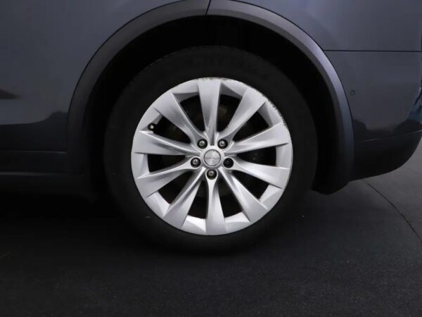 Photo 4 of 31 of 5YJXCCE22GF012440 Tesla Model X 90D Base 6p. LED