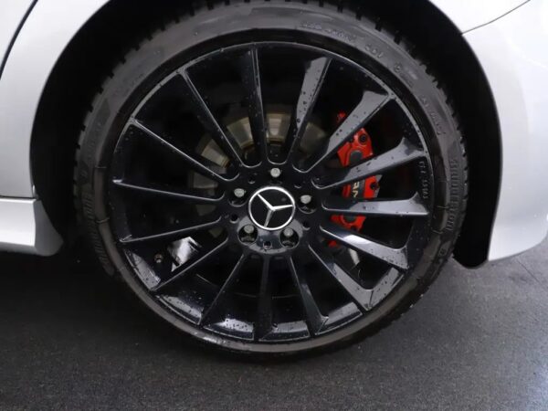 Mercedes-Benz A-Klasse 180 Aut. Business Solution AMG