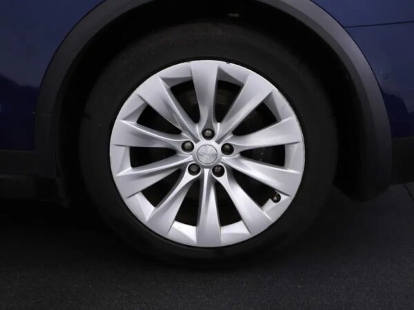 Photo 4 of 32 of 5YJXCCE24JF101059 Tesla Model X 100D (5-drs SUV) Cruise