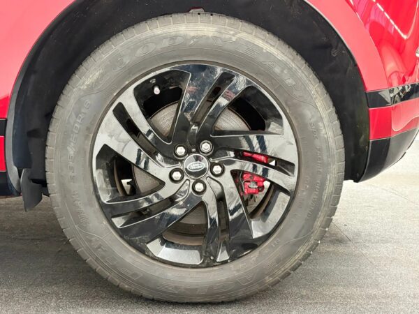 Photo 4 of 33 of SALZA2BT4PH193071 Land Rover Range Rover Evoque 1.5 P300e AWD R-Dynamic S