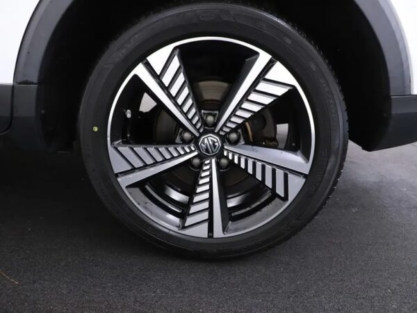 Photo 4 of 34 of LSJW74098LZ169970 MG ZS EV Luxury 45 kWh LED